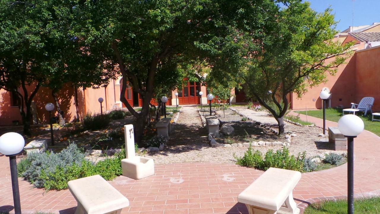 B&B Antica Villa Quartu SantʼElena Exterior foto