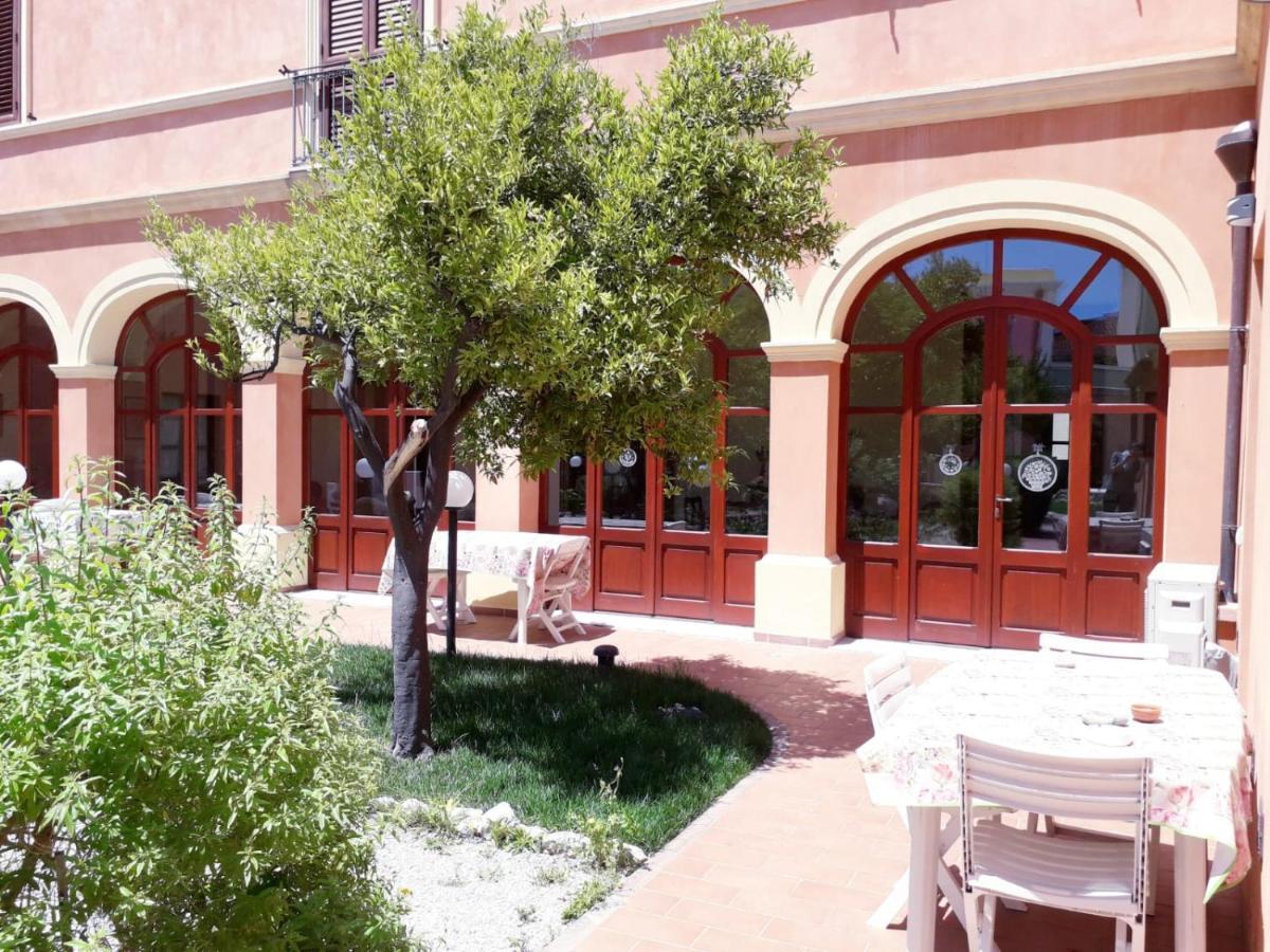 B&B Antica Villa Quartu SantʼElena Exterior foto